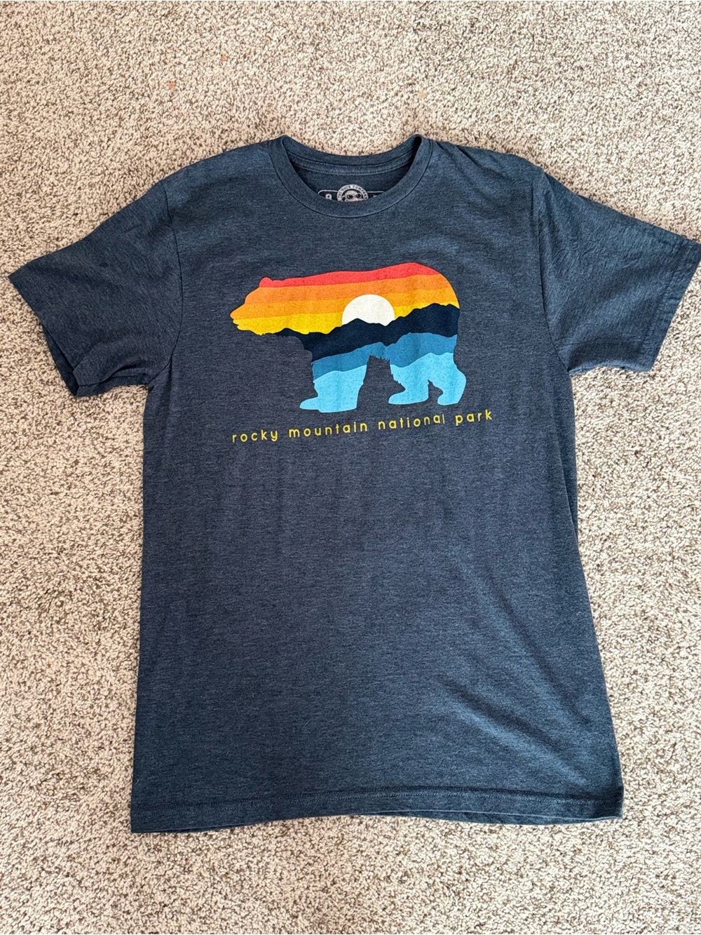 The Duck Company Rocky Mountain National Park Bear Graphic T-Shirt Men’s M Blue